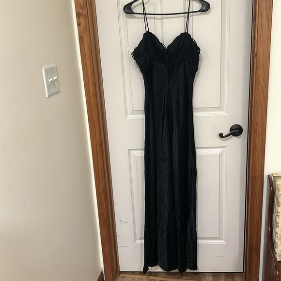 Black sequin long gown satin - Picture 3 of 8